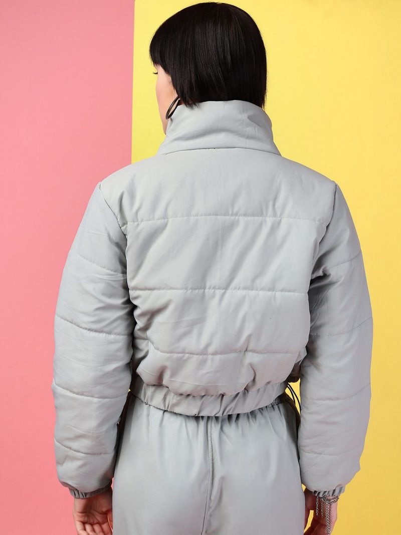 Women Solid Insulator Crop Winter Puffer Jacket - Image 4
