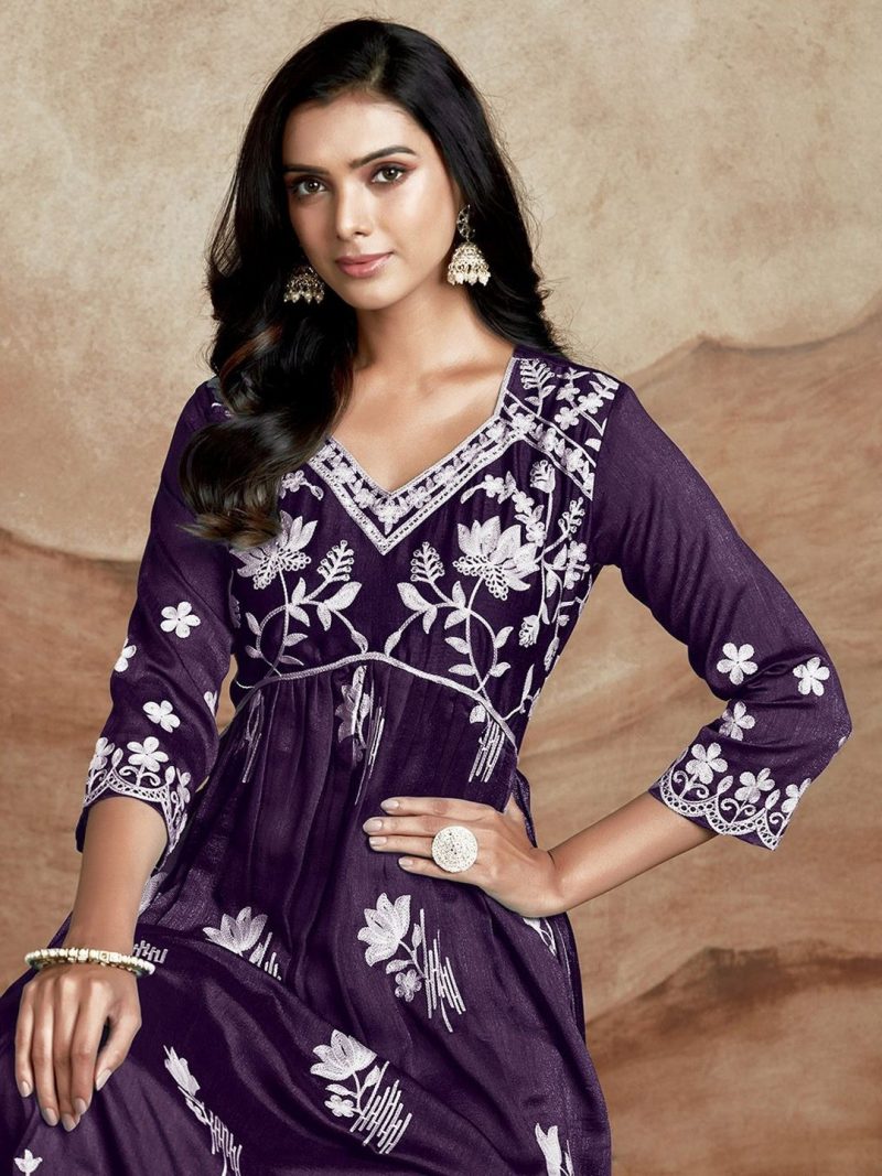 Women Chikankari Embroidery Kurta